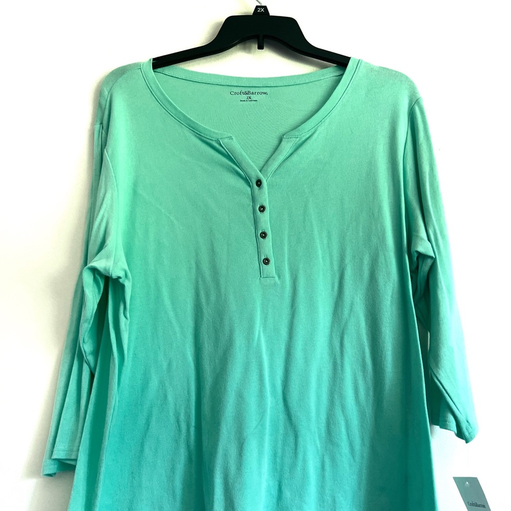 Croft & Barrow Woman’s 3/4 sleeve V-neck top Size 2x NEW